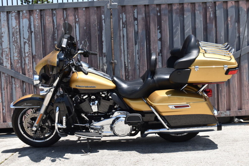 2017 Harley-Davidson® Ultra Limited FLHTK