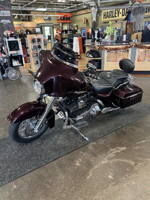 Harley-Davidson Street Glide 2006 FLHXI BLACK CHERRY - Photo 4