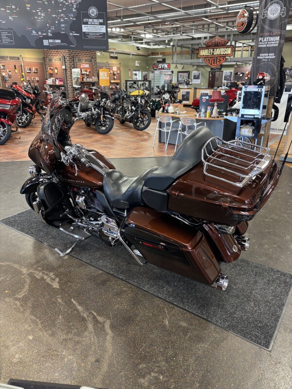 Harley-Davidson CVO Limited 2019 FLHTKSE BROWN/BLACK - Photo 3