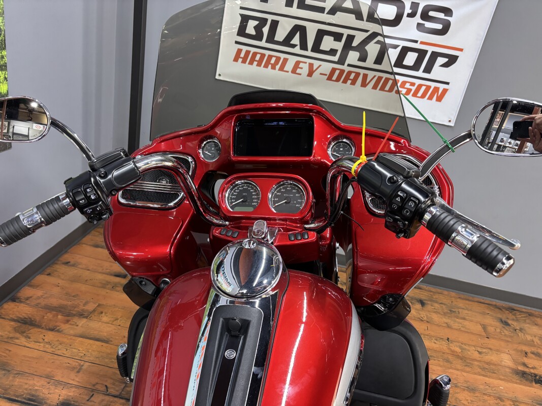 2019 Harley-Davidson Road Glide Ultra WCKD RED/BARSLV W/PINSTRIPE - Photo 4