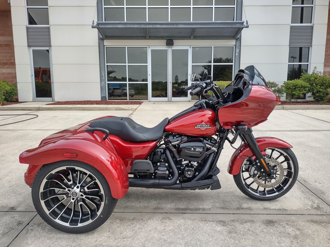 Road Glide 3 - Photo 2