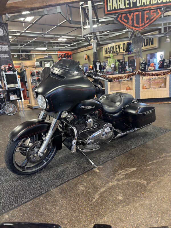 Harley-Davidson Street Glide Special 2016 FLHXS BLACK DENIM - Photo 4