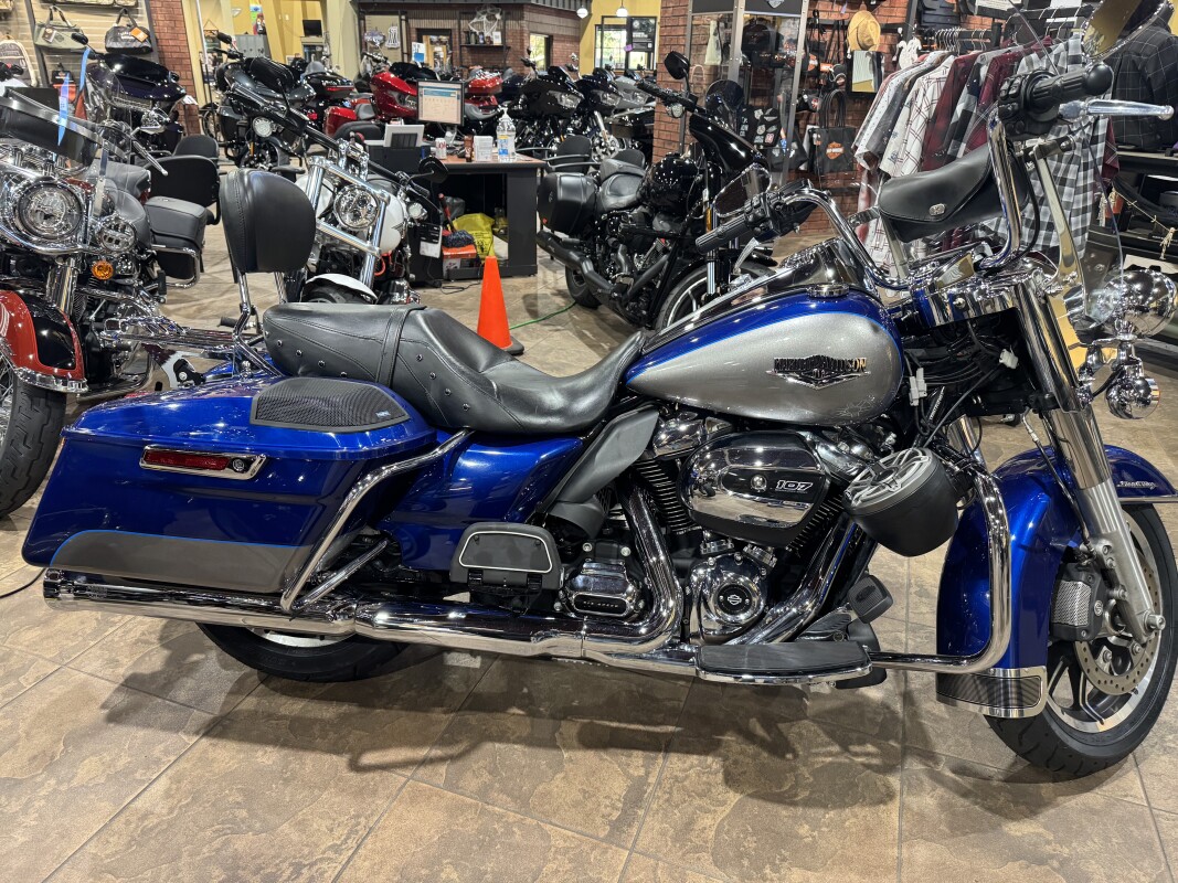 2017 Harley-Davidson Road King SUP BLU/BLT SLV W/PINSTRIPE