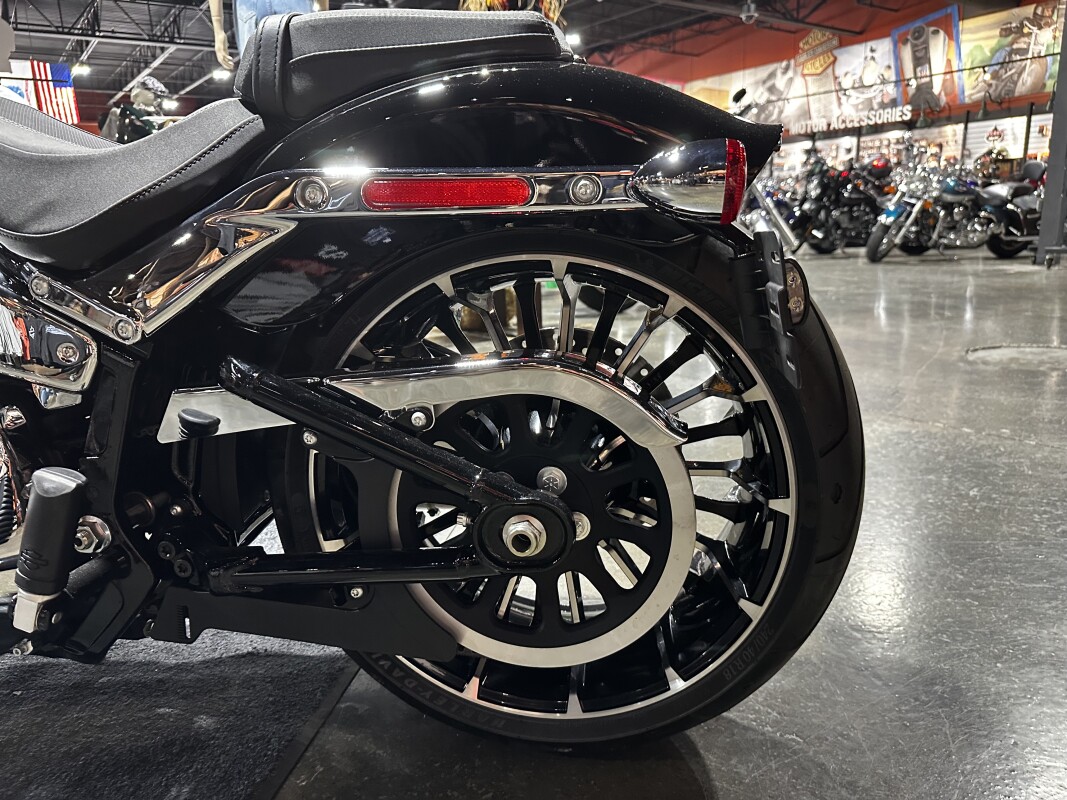 Harley-Davidson Breakout 117 2024 FXBR BLACK - Photo 9