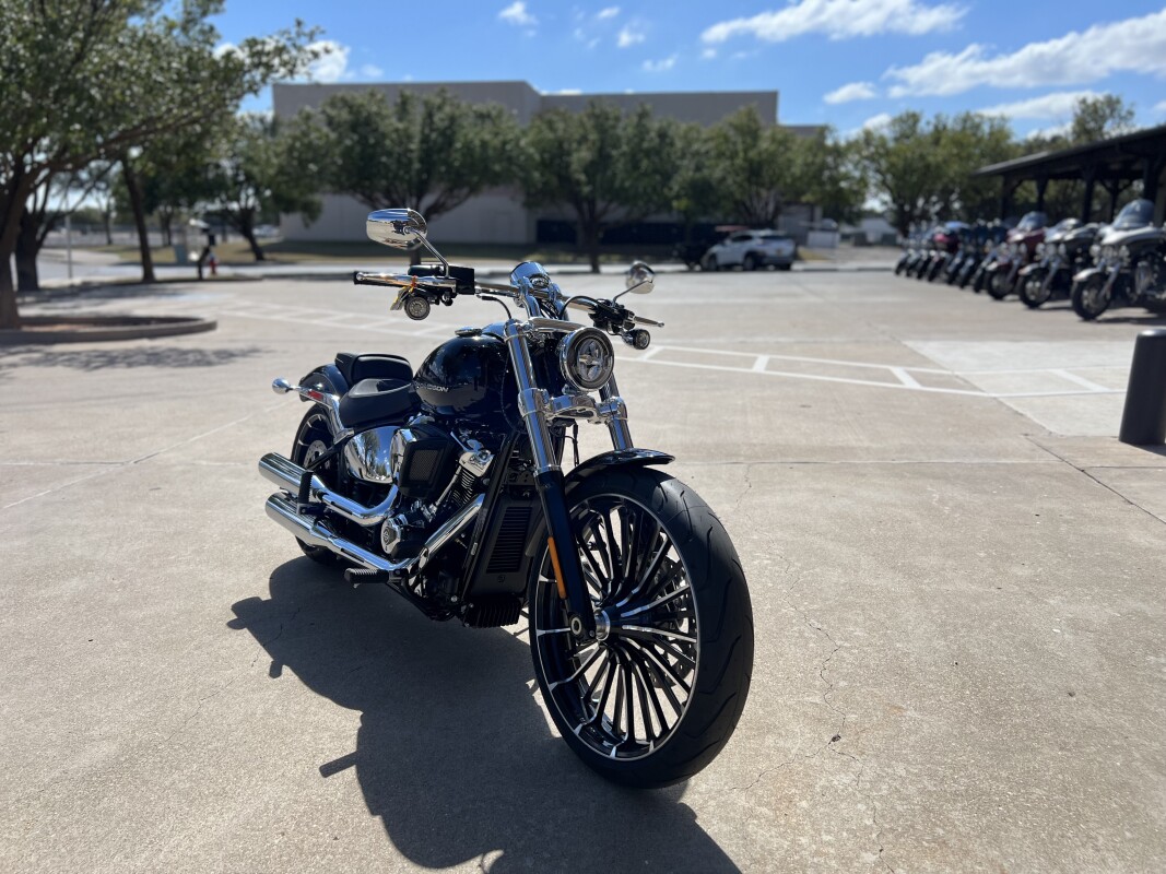 2025 Harley-Davidson Breakout Vivid Black - Photo 2