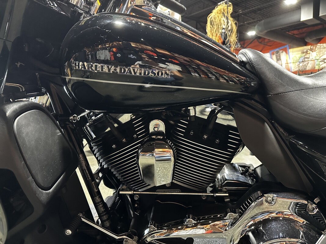 Harley-Davidson Ultra Limited 2015 FLHTK VIVID BLACK - Photo 10