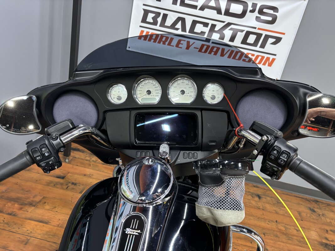 2019 Harley-Davidson Street Glide BLACK - Photo 7