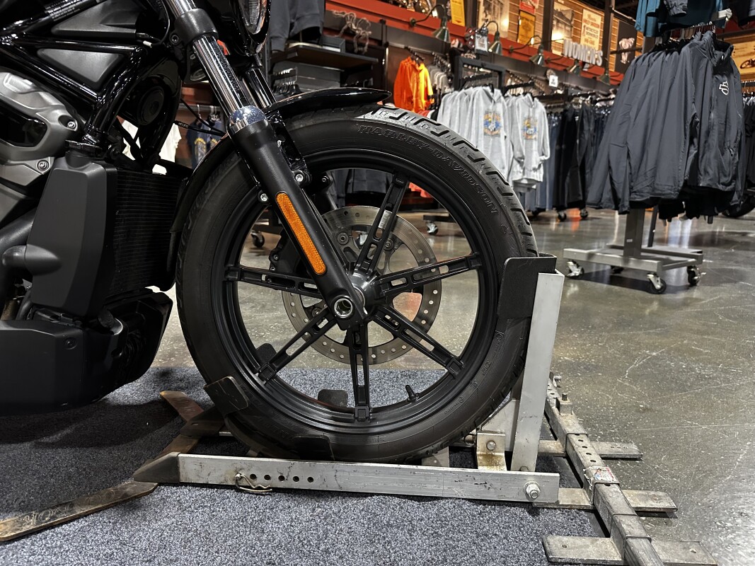 Harley-Davidson Nightster 2022 RH975 BLACK - Photo 2