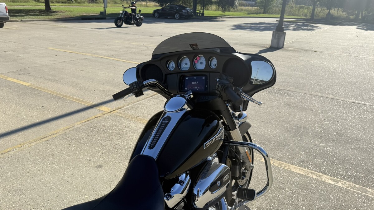 2023 Harley-Davidson Street Glide - Photo 10