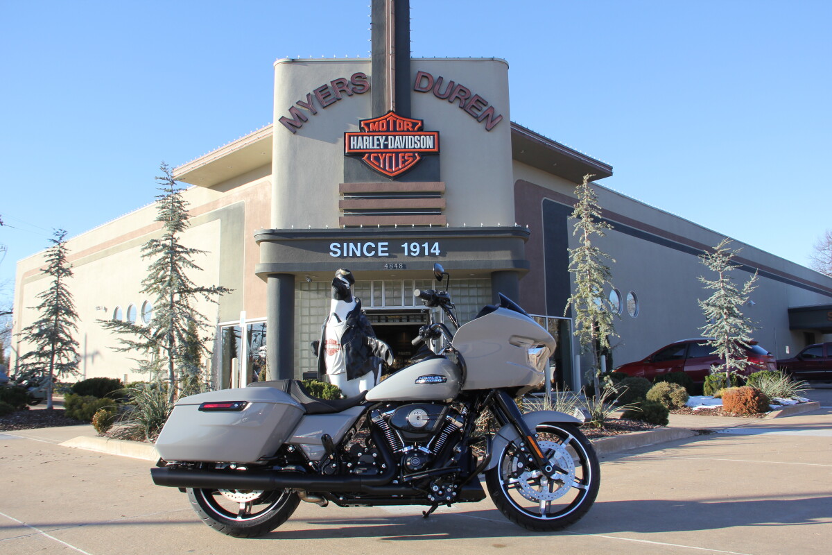 2025 Harley-Davidson Road Glide Billiard Gray - Black Finish