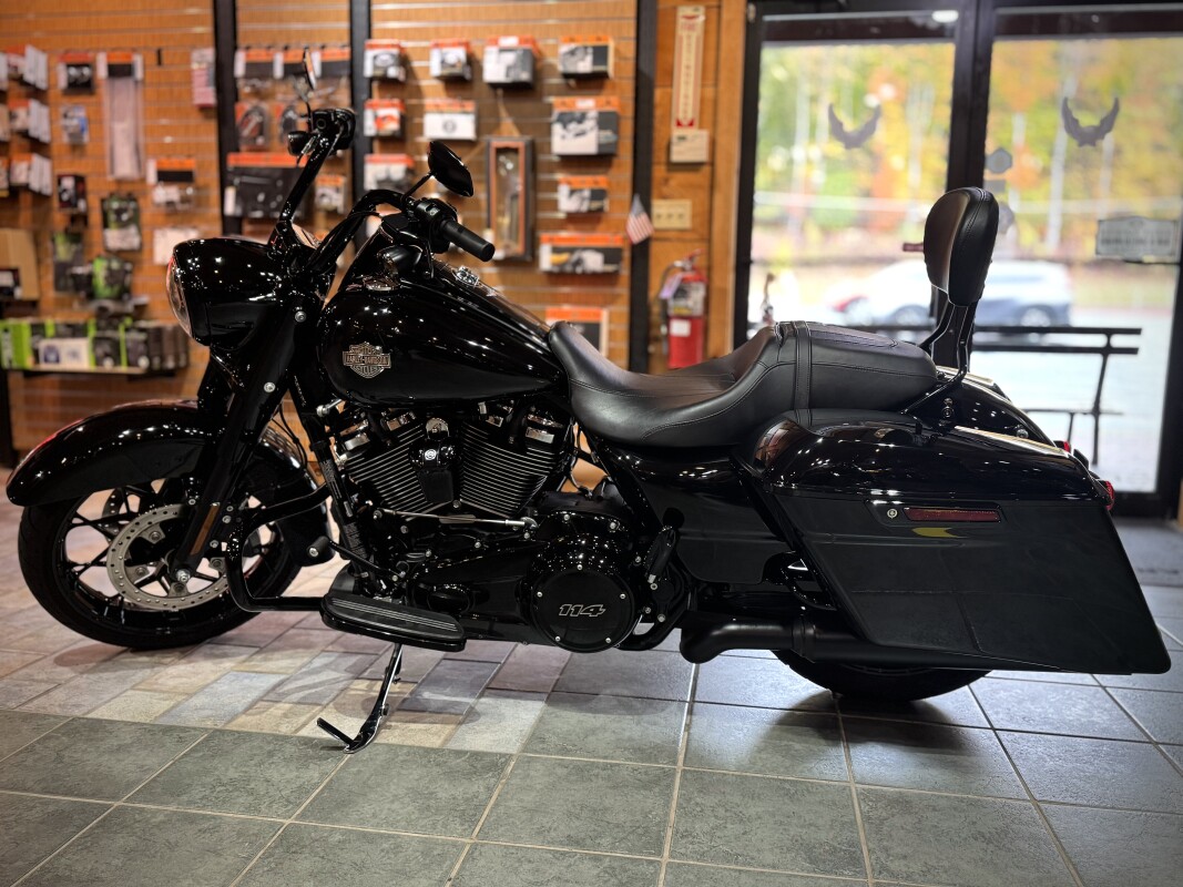 2025 Harley-Davidson Road King Special Vivid Black - Photo 2