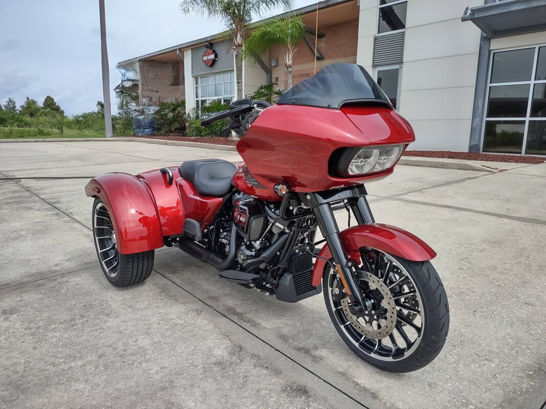 Road Glide 3