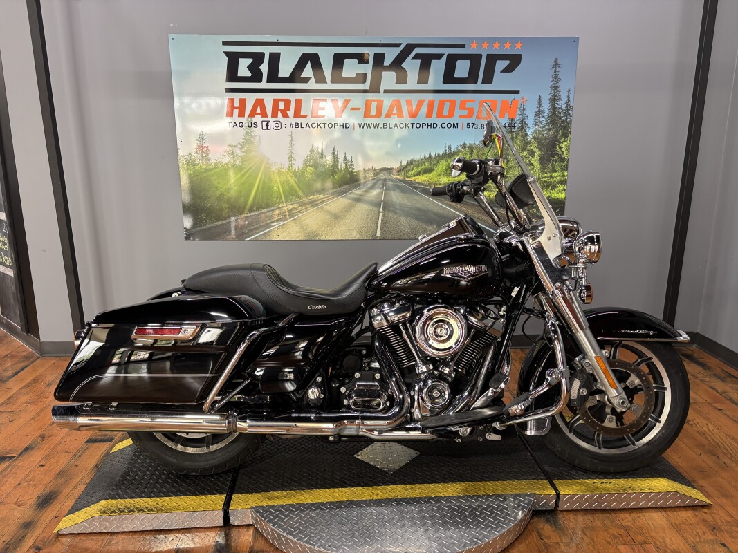 2017 Harley-Davidson Road King BLACK W/PINSTRIPE