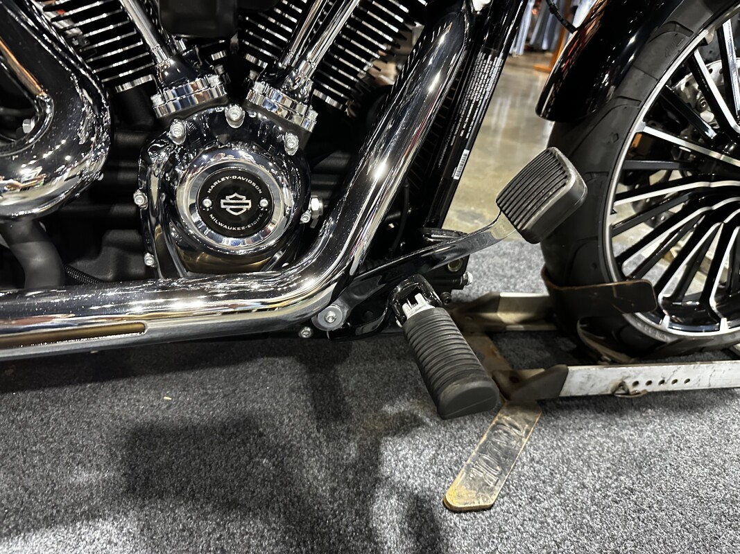 Harley-Davidson Breakout 117 2024 FXBR BLACK - Photo 4
