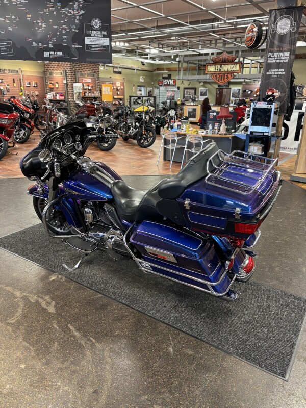 Harley-Davidson Electra Glide Ultra Classic 2009 FLHTCU BLUE - Photo 3