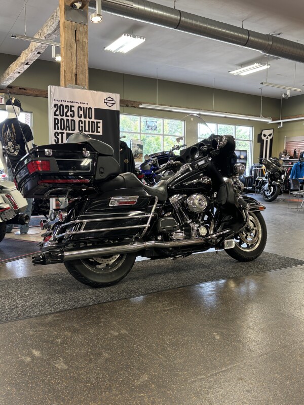 Harley-Davidson Electra Glide Ultra Classic 2008 FLHTCU BLACK - Photo 2