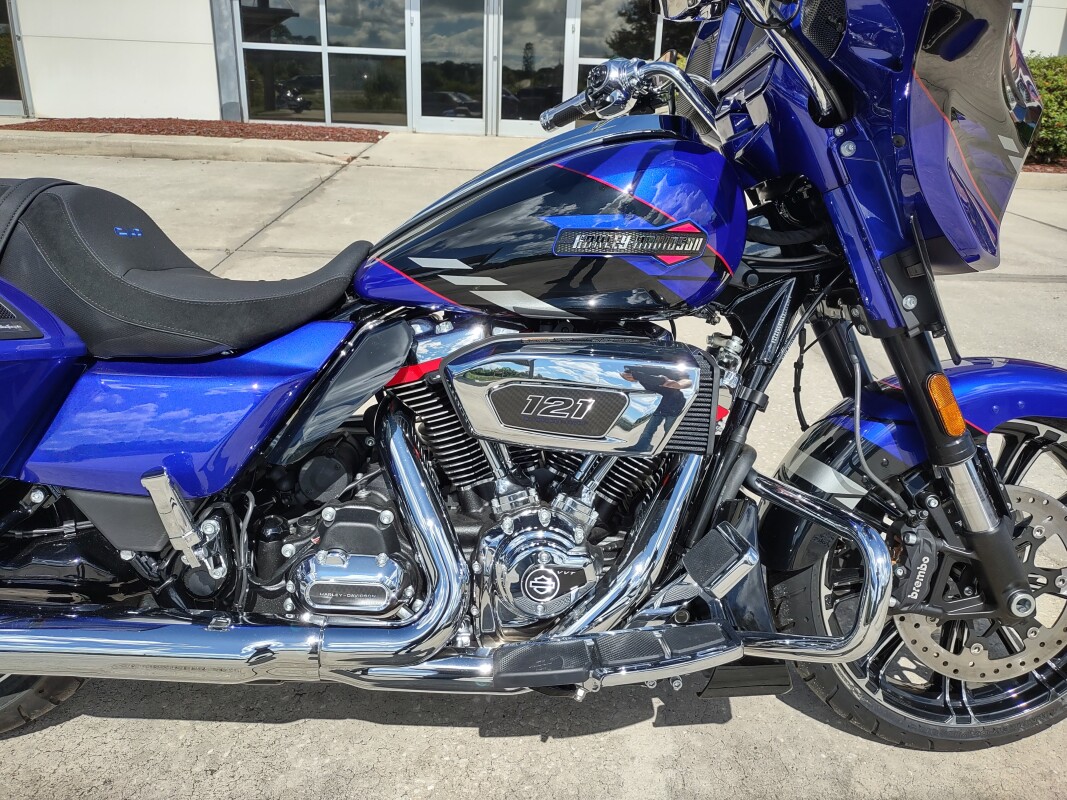 CVO Street Glide - Photo 3