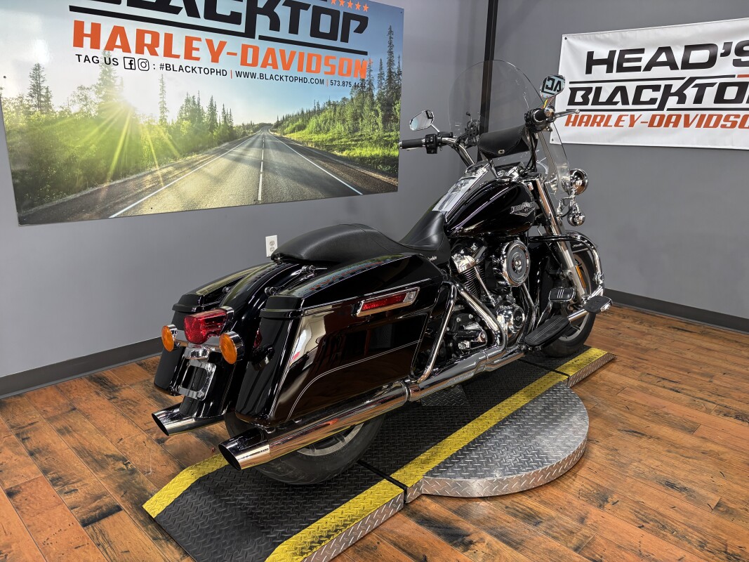 2017 Harley-Davidson Road King BLACK W/PINSTRIPE - Photo 8