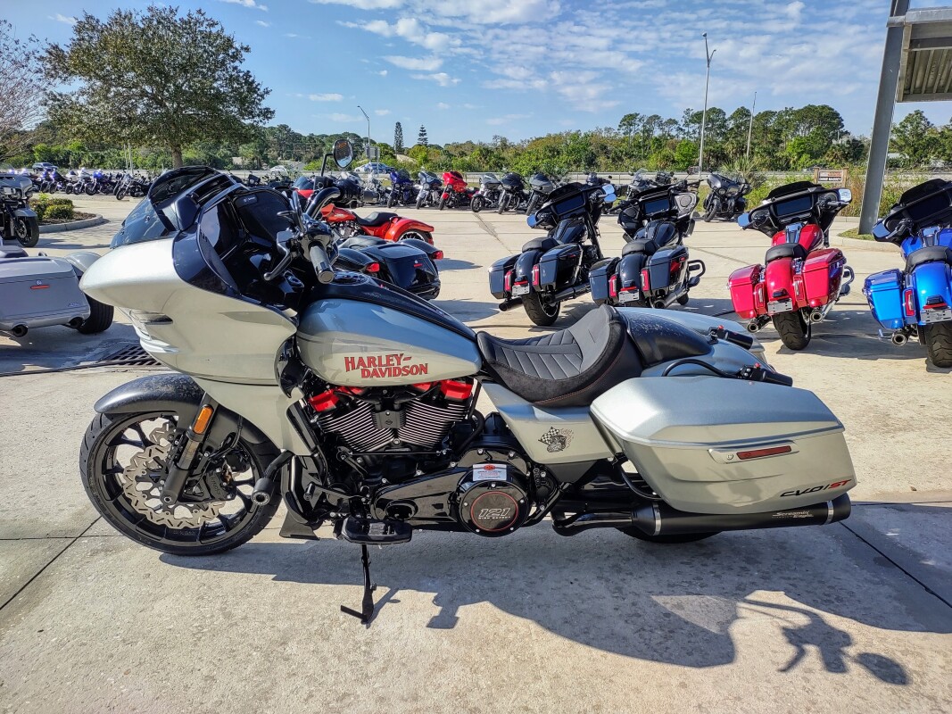 CVO Road Glide ST - Photo 8