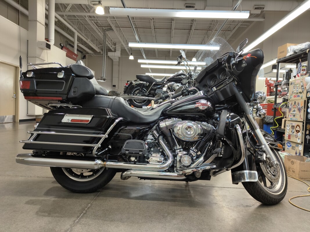 2007 Harley-Davidson Electra Glide Ultra Classic Black - Photo 2