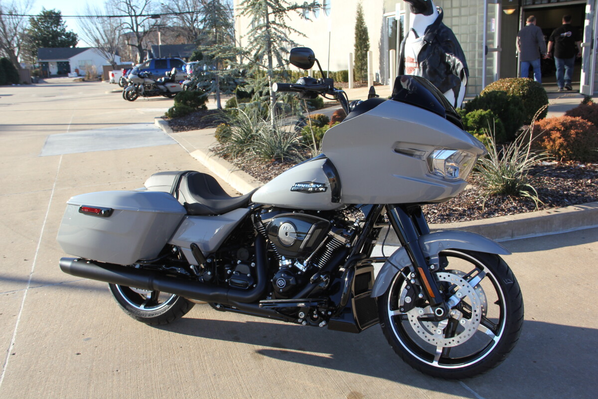 2025 Harley-Davidson Road Glide Billiard Gray - Black Finish - Photo 4