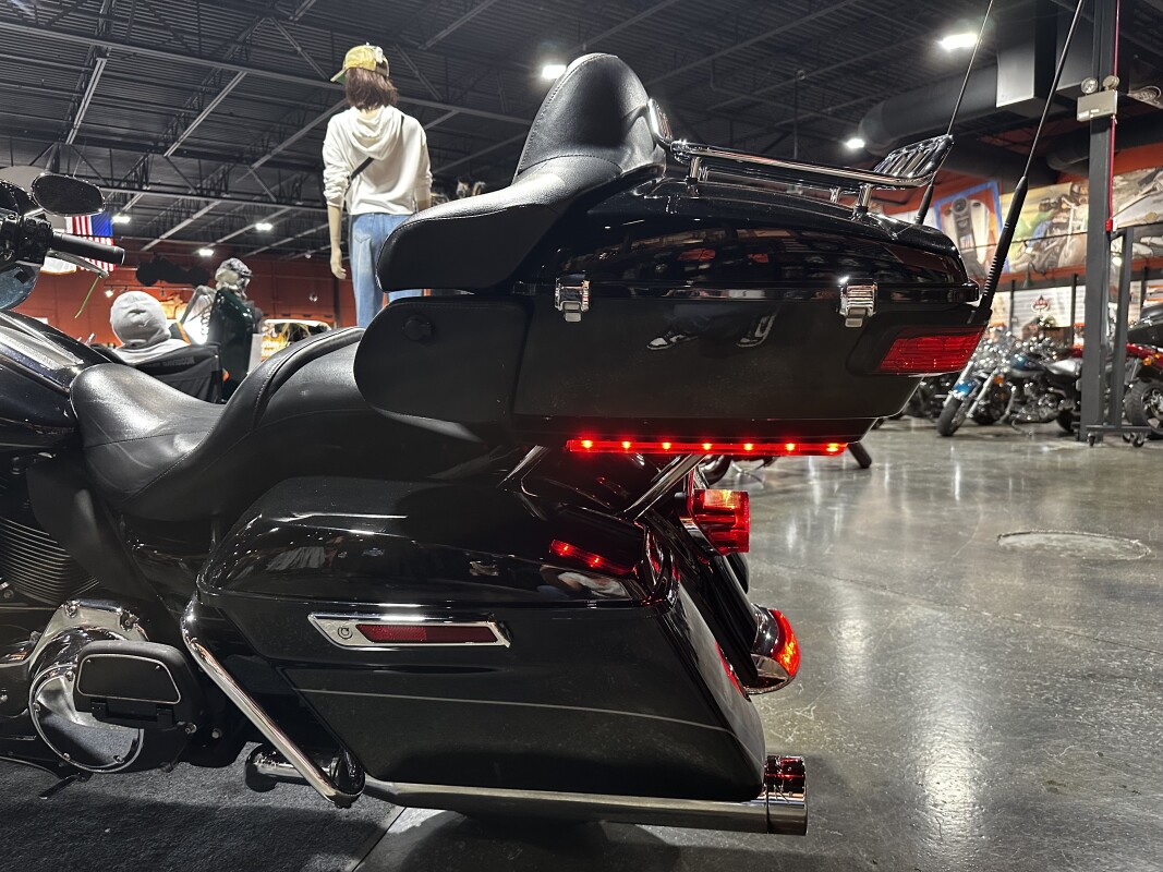 Harley-Davidson Ultra Limited 2015 FLHTK VIVID BLACK - Photo 9
