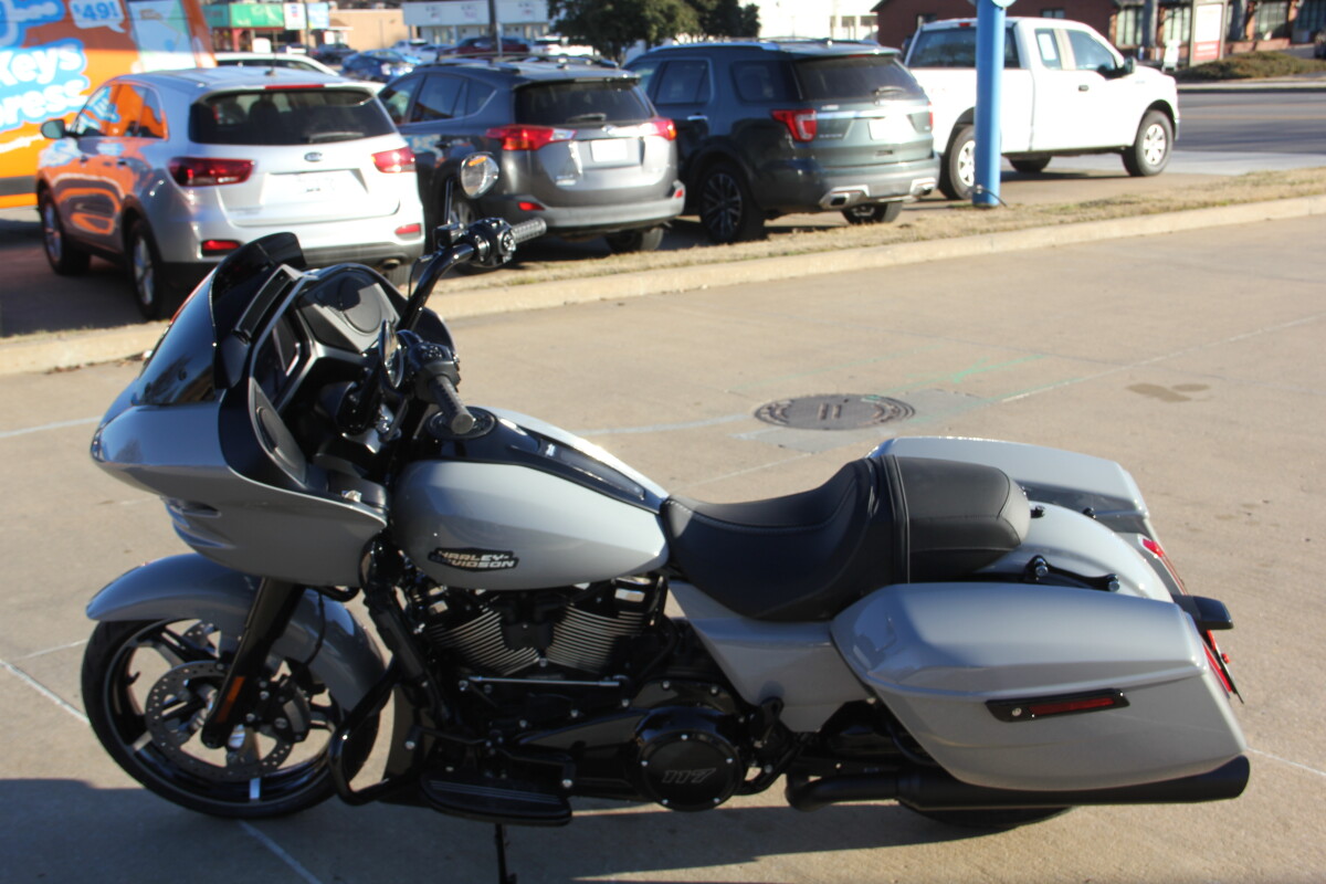 2025 Harley-Davidson Road Glide Billiard Gray - Black Finish - Photo 3
