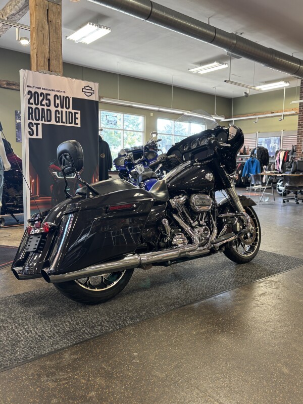 Harley-Davidson Street Glide Special 2021 FLHXS BLK - Photo 2