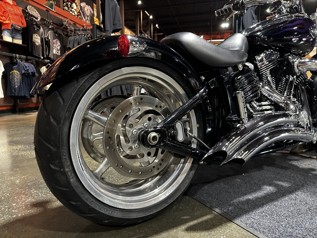 Harley-Davidson Softail Rocker C 2010 FXCWC VIV BLK DELUX - Photo 7
