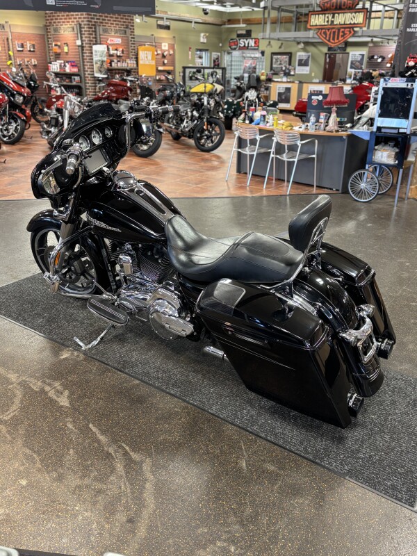 Harley-Davidson Street Glide Special 2016 FLHXS VIVID BLK - Photo 3