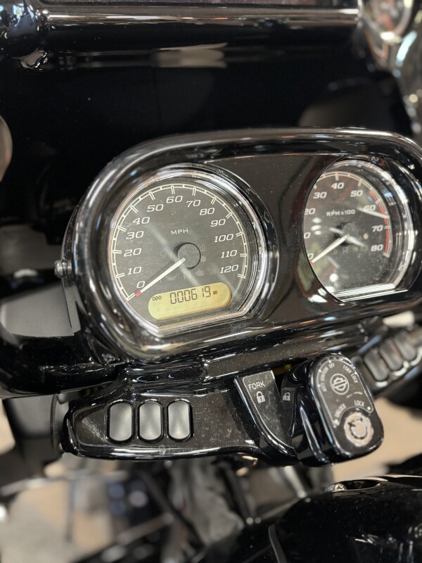 Harley-Davidson Road Glide 3 2025 FLTRT BLACK - Photo 5