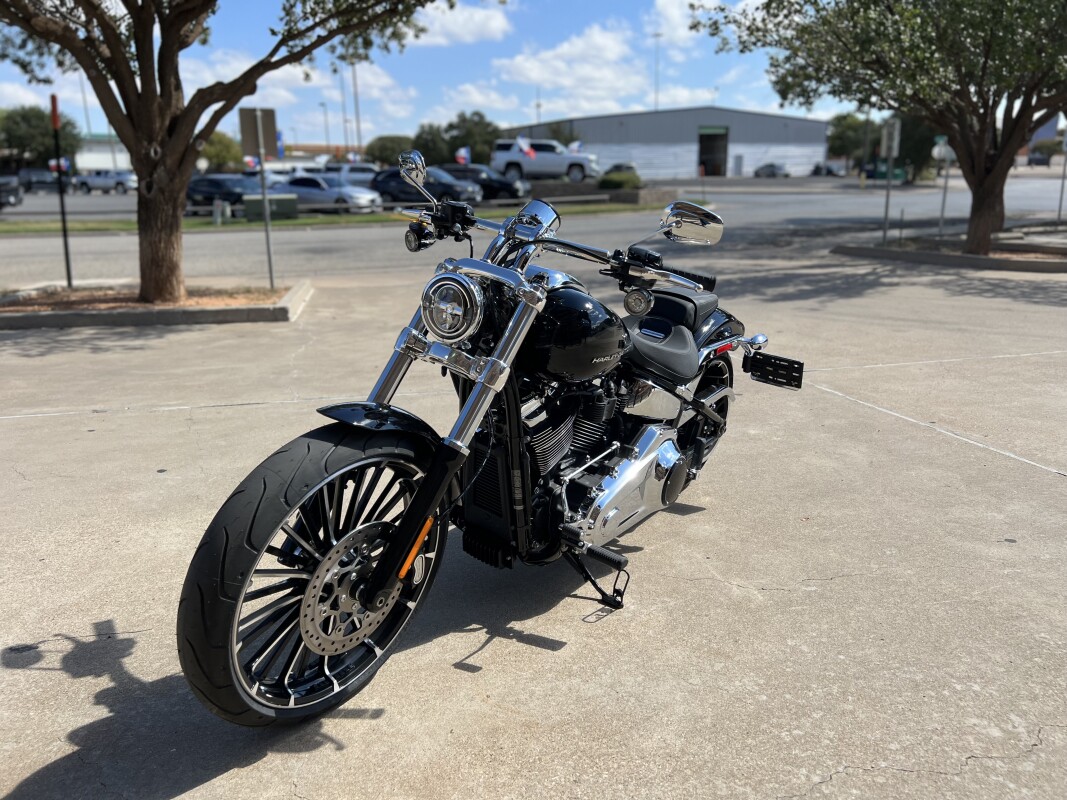 2025 Harley-Davidson Breakout Vivid Black - Photo 4