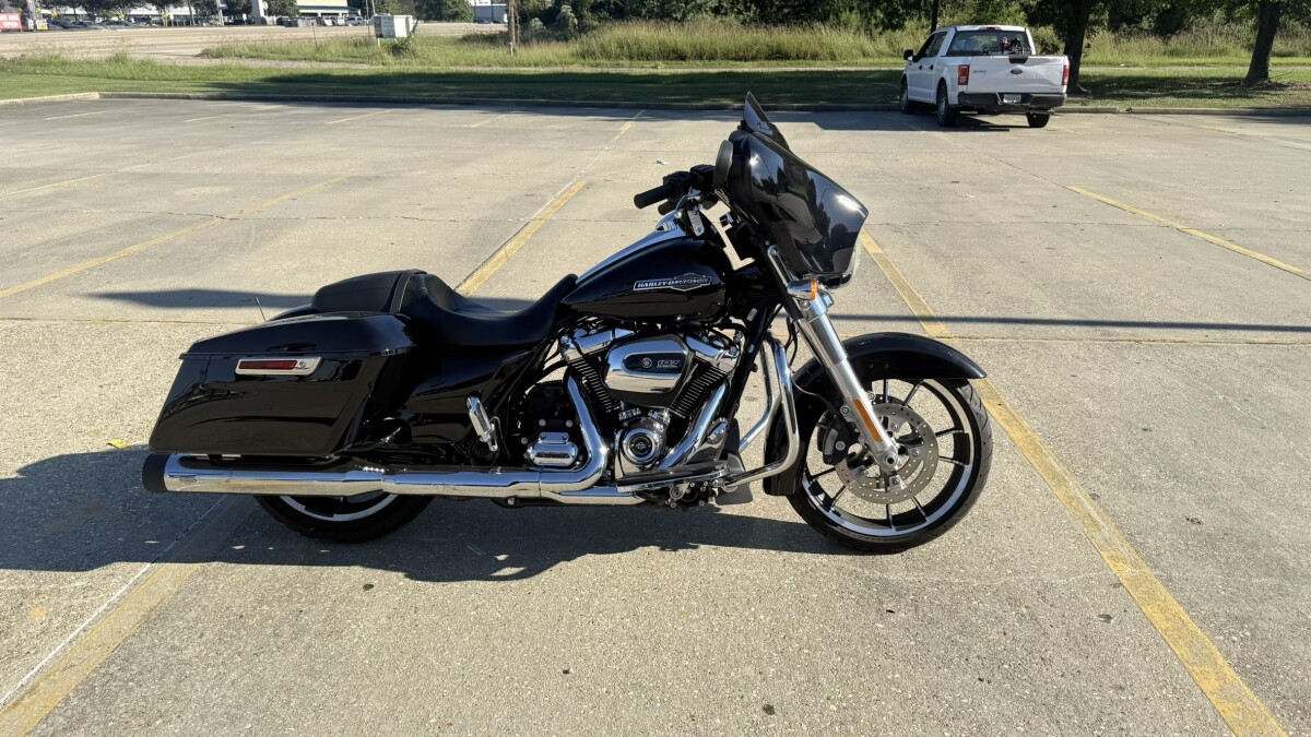 2023 Harley-Davidson Street Glide - Photo 4