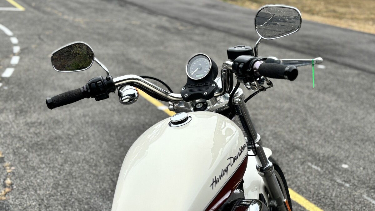 XL 883L 2011 SuperLow - Photo 7