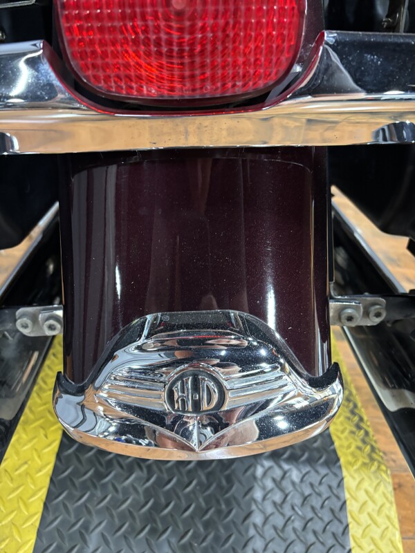 2005 Harley-Davidson Road King Classic CHERRY/BLACK W/PINSTRIPE - Photo 5