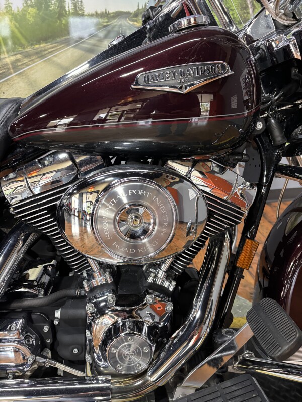 2005 Harley-Davidson Road King Classic CHERRY/BLACK W/PINSTRIPE - Photo 2
