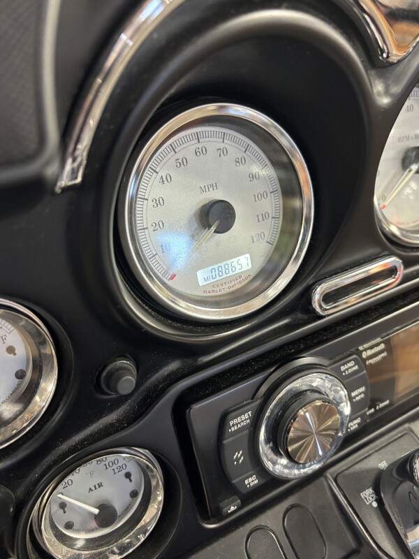 Harley-Davidson Street Glide 2006 FLHXI BLACK CHERRY - Photo 6
