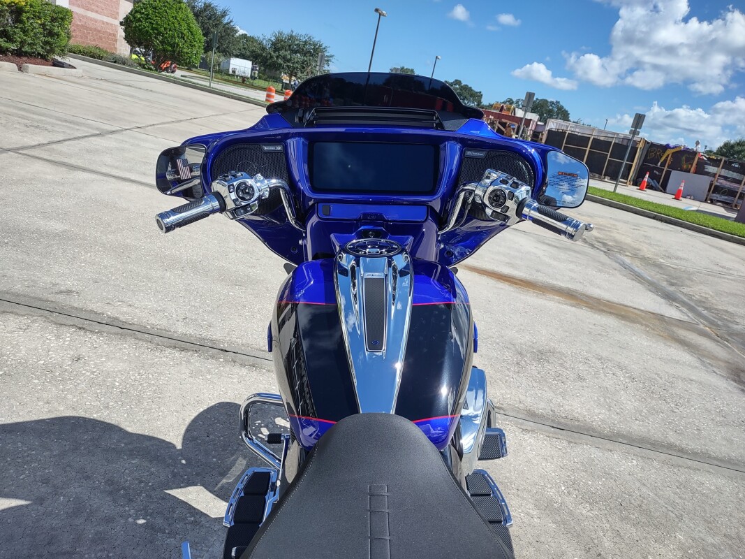 CVO Street Glide - Photo 6