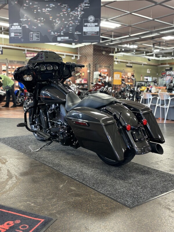 Harley-Davidson Street Glide Special 2019 FLHXS SLVFLUX/BLKFUSE W/PINSTRIPE - Photo 3