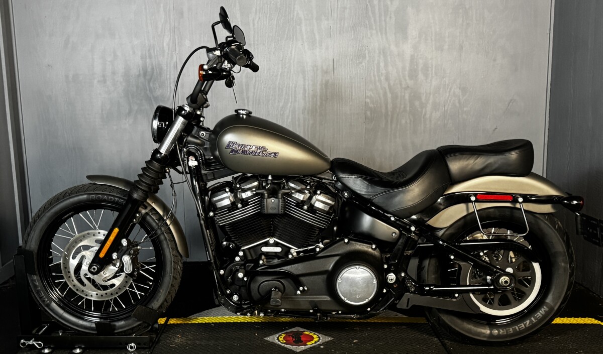 2019 Harley-Davidson Street Bob FXBB INDSTRL GRY DNM W/PINSTRIPE - Photo 3