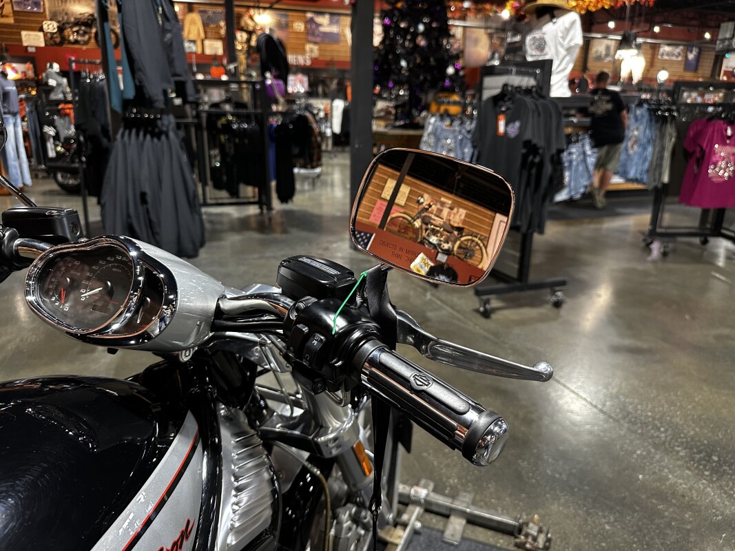 Harley-Davidson Street Rod 2006 VRSCR BLACK W/PINSTRIPE - Photo 3