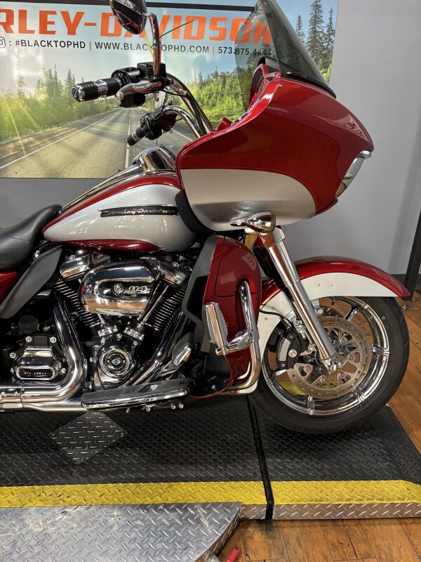 2019 Harley-Davidson Road Glide Ultra WCKD RED/BARSLV W/PINSTRIPE - Photo 2