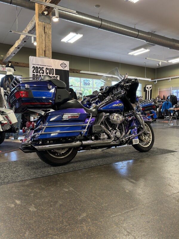 Harley-Davidson Electra Glide Ultra Classic 2009 FLHTCU BLUE - Photo 2