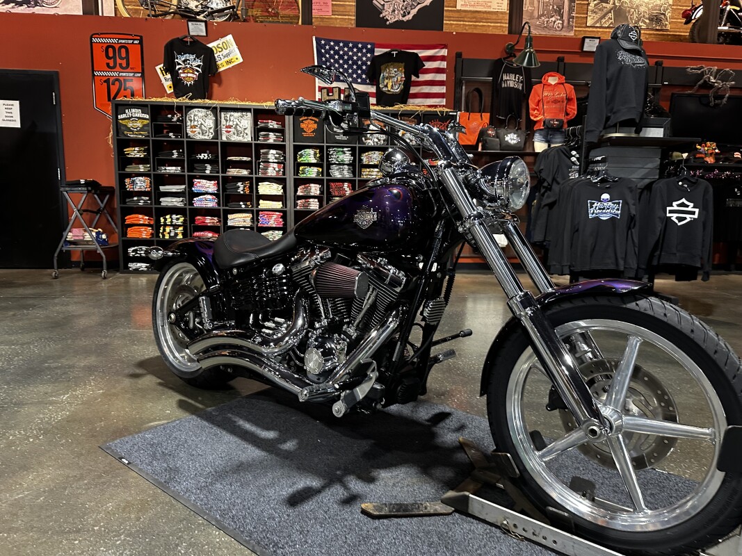 Harley-Davidson Softail Rocker C 2010 FXCWC VIV BLK DELUX