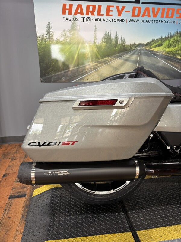 2025 Harley-Davidson CVO Road Glide ST MERCURY SILVER - Photo 7