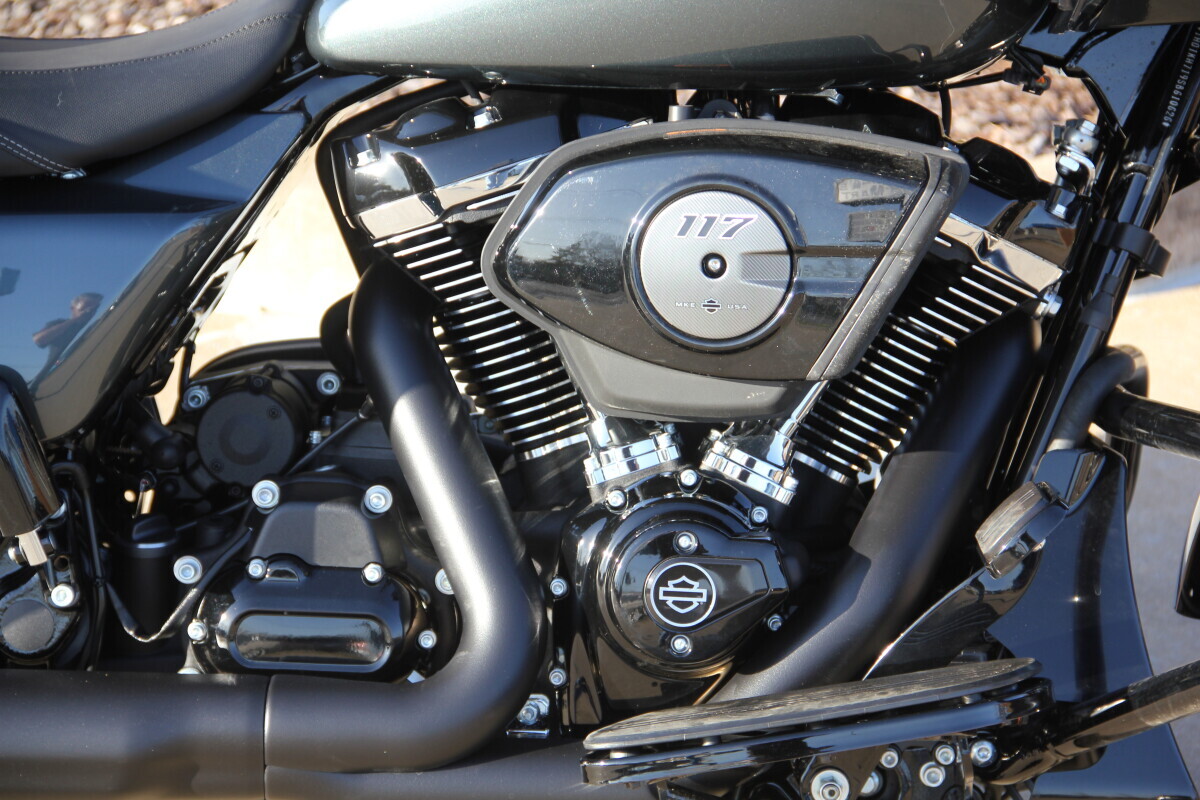 2025 Harley-Davidson Road Glide Iron Horse Metallic - Black Finish - Photo 10