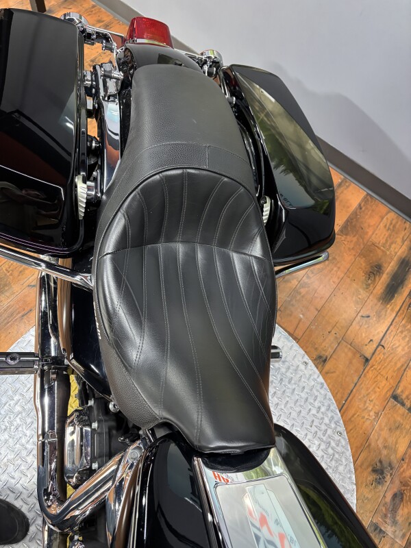 2017 Harley-Davidson Road King BLACK W/PINSTRIPE - Photo 9