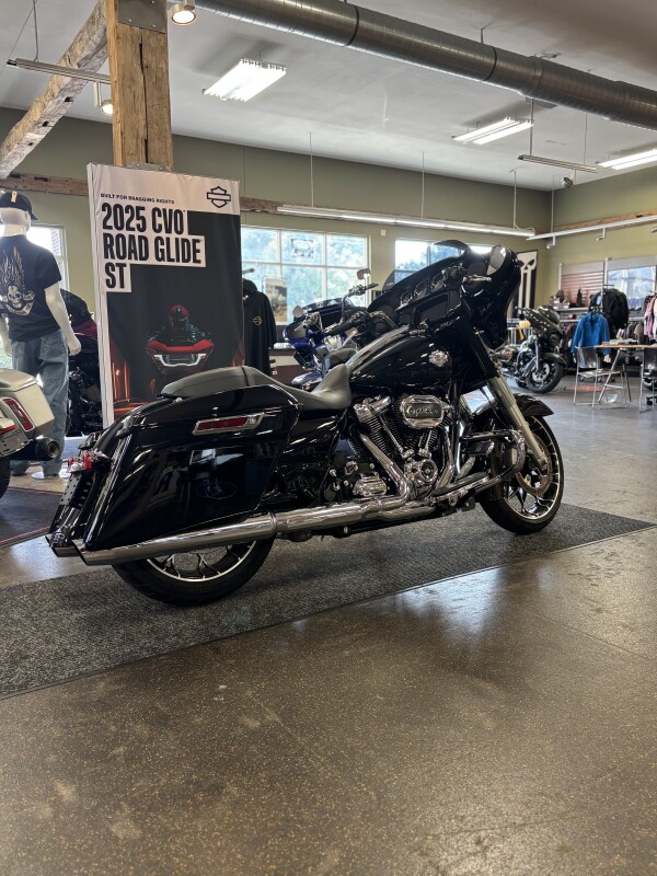 Harley-Davidson Street Glide Special 2023 FLHXS BLACK - Photo 2