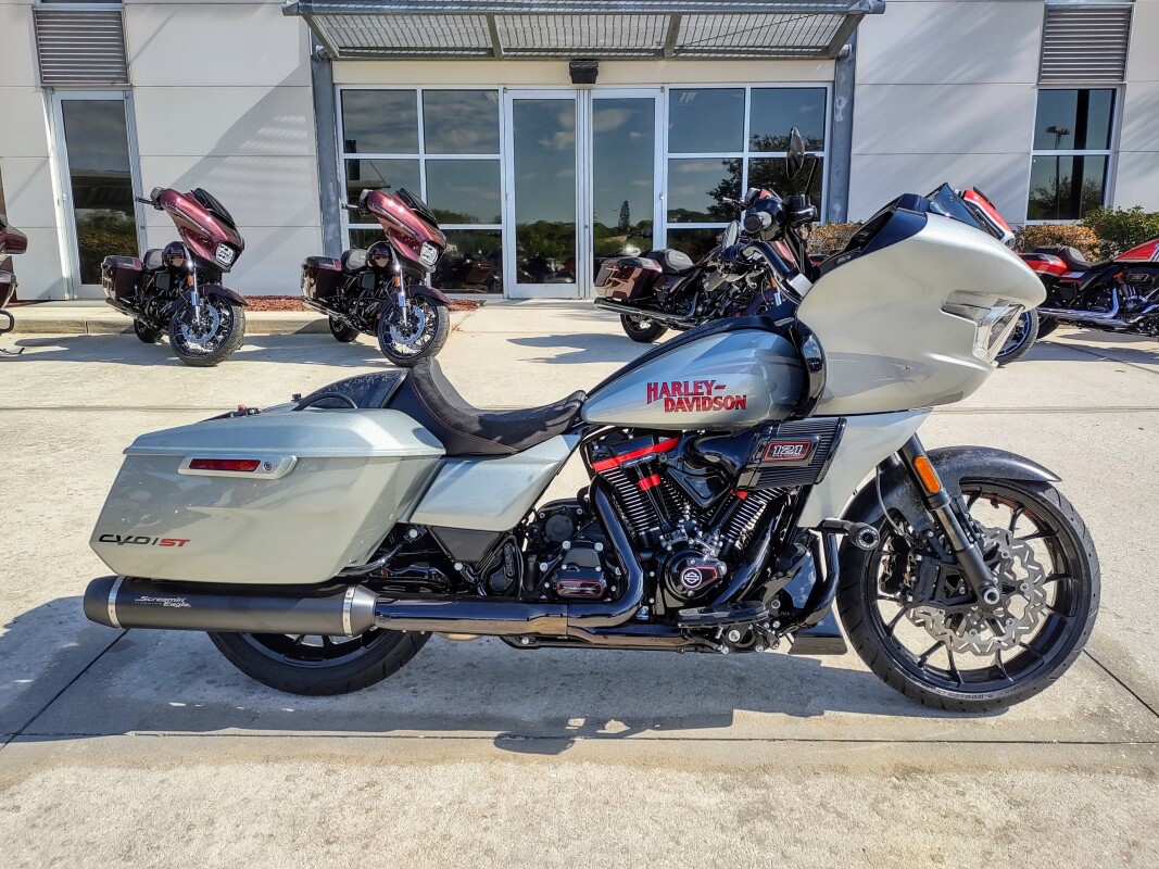 CVO Road Glide ST - Photo 2