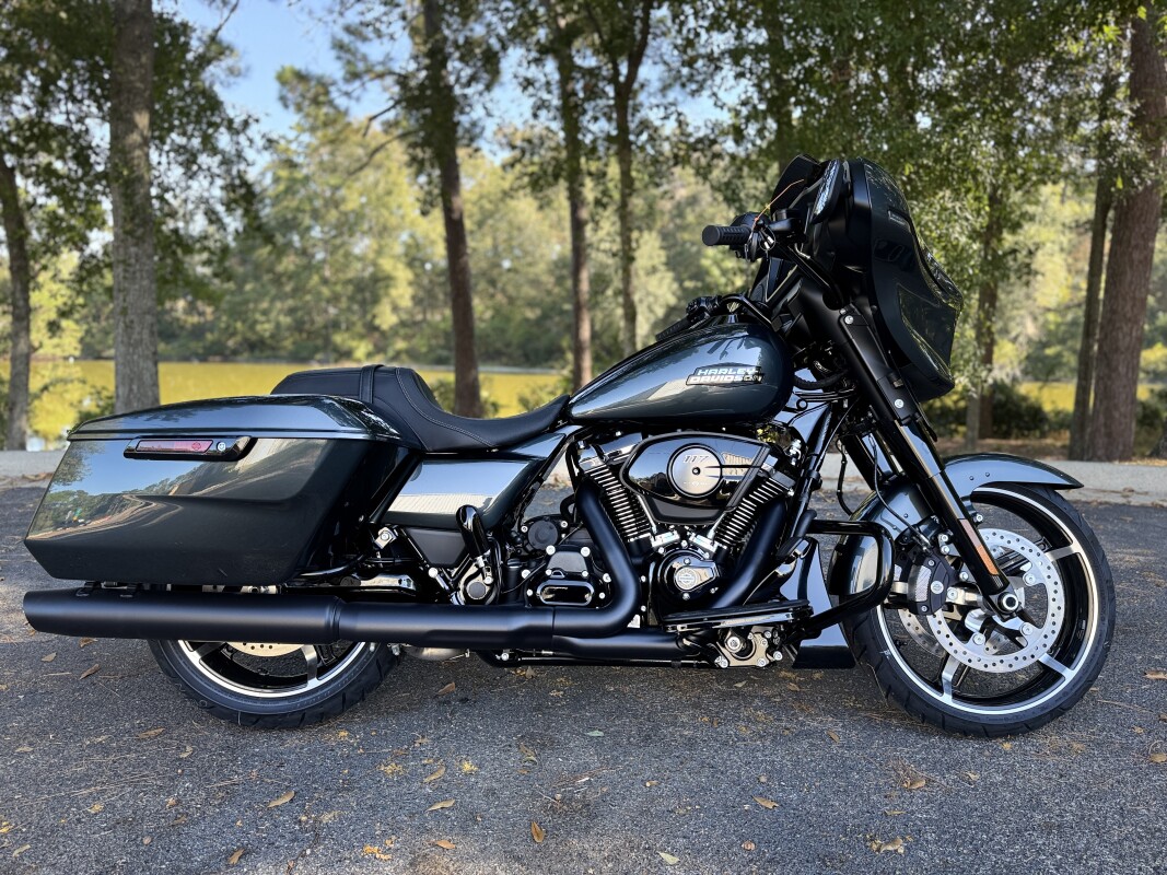 FLHX 2025 Street Glide - Photo 9